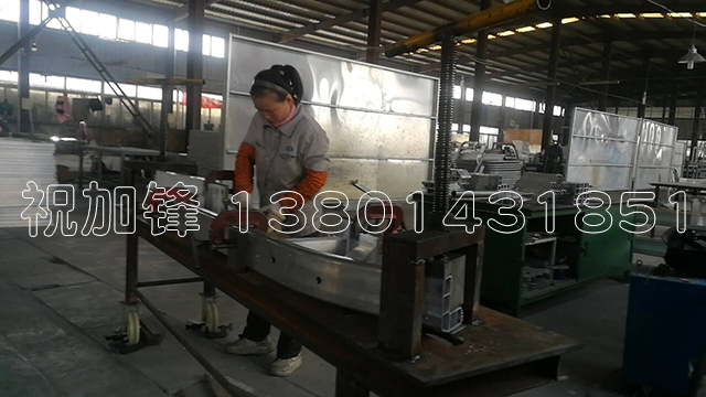 艙門(mén)車(chē)間內(nèi)景